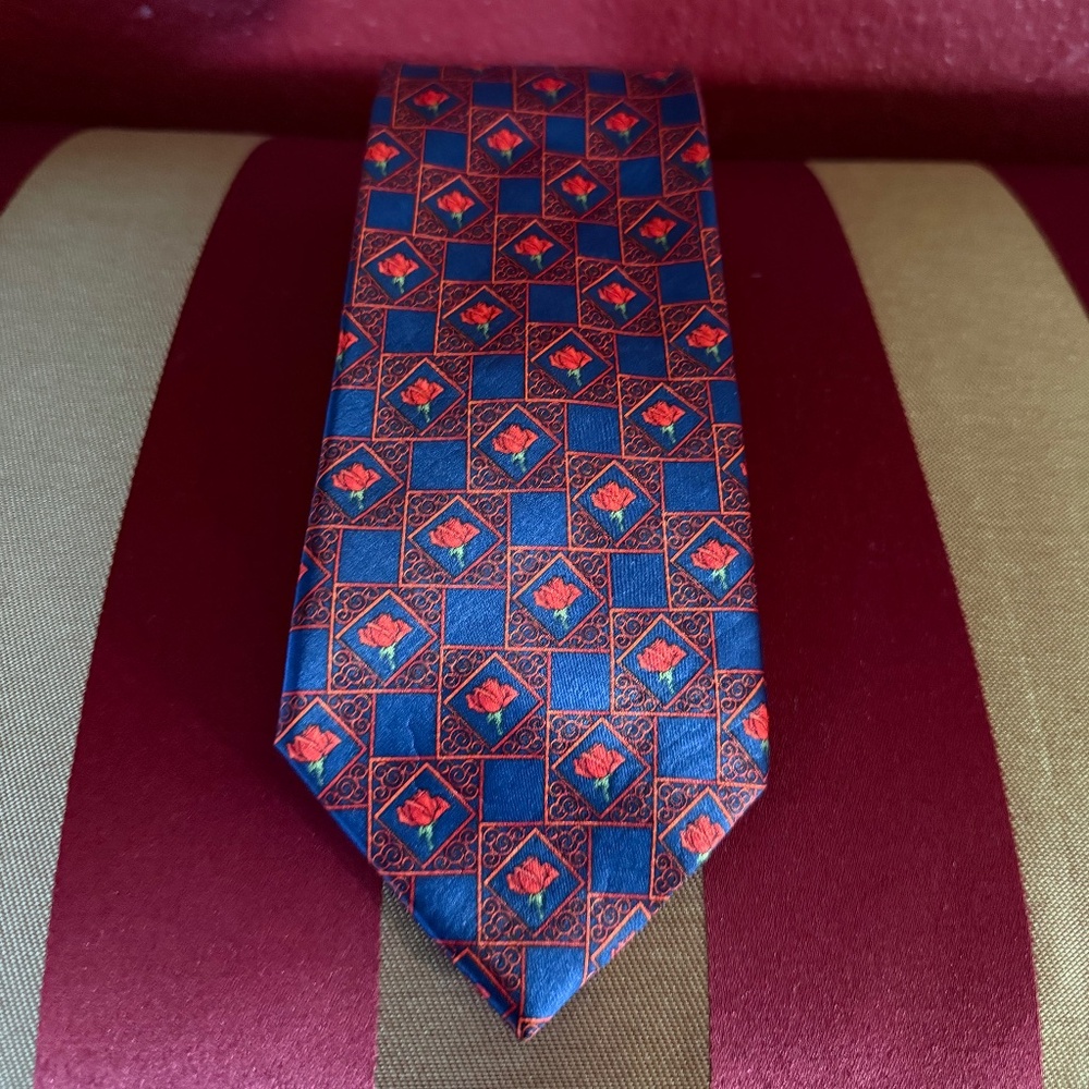 Lanvin Mens 100% silk tie / luxury